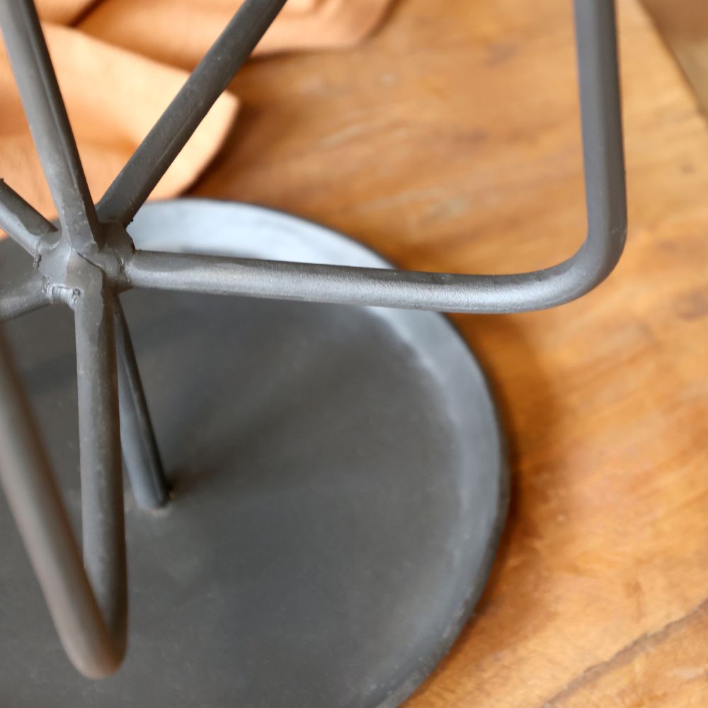 Château Noir 6-Arm Candlestick